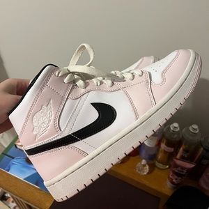 COPY - Pink Jordan’s 1’s